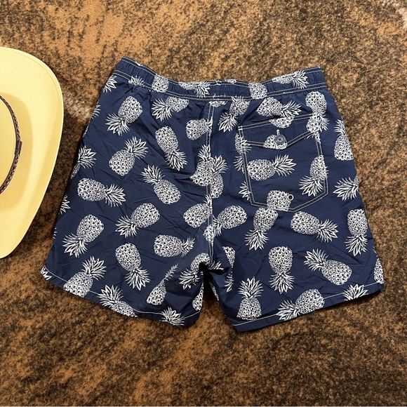 Men’s Old Navy Pineapple Swim Trunks - Picture 4 of 5